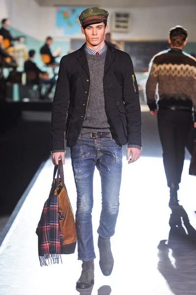 Look 25